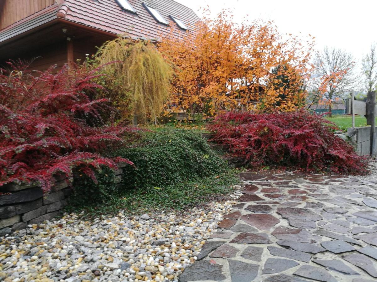 Holiday Home Holiday Raj Bešeňová Екстериор снимка