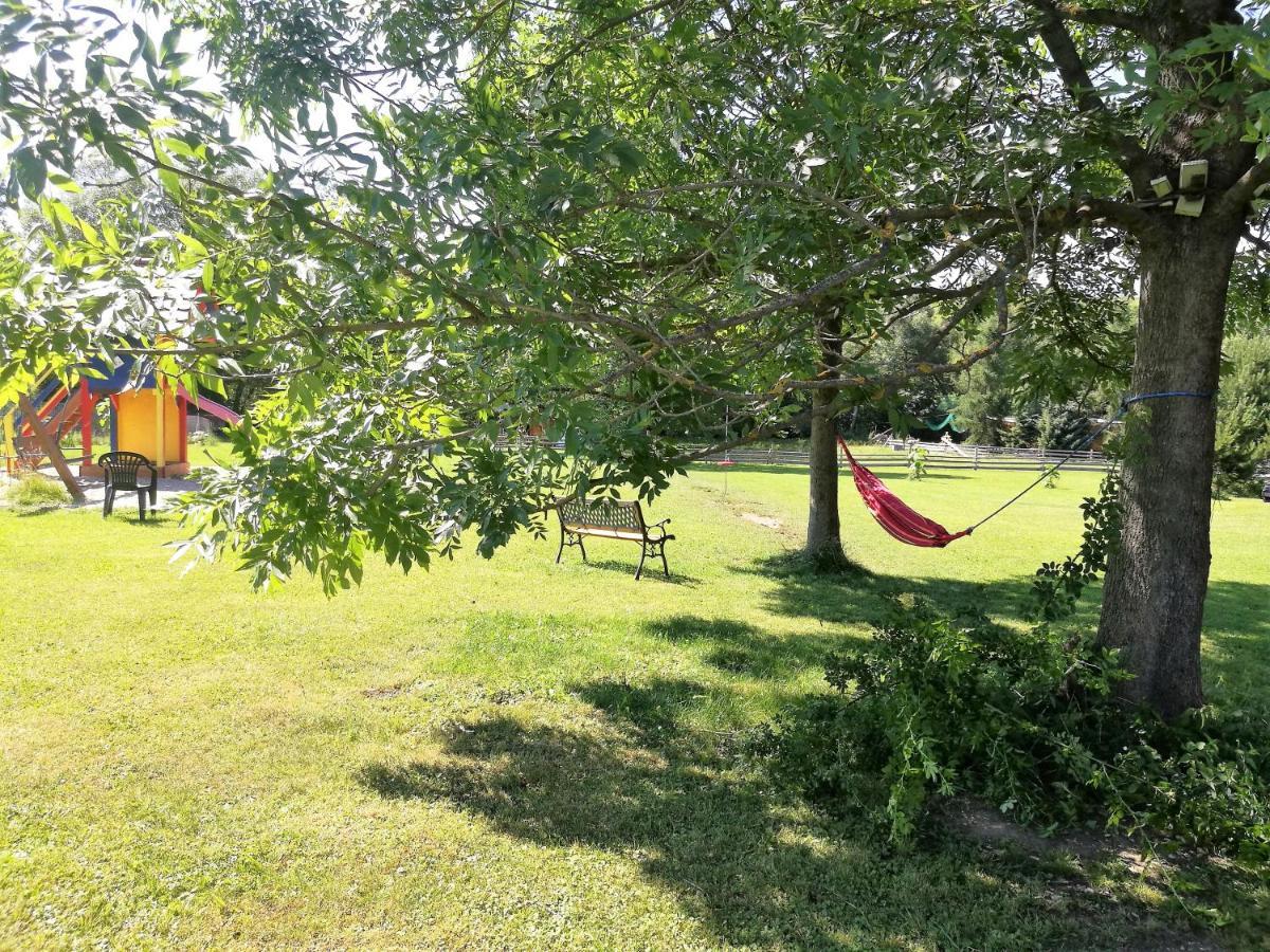 Holiday Home Holiday Raj Bešeňová Екстериор снимка