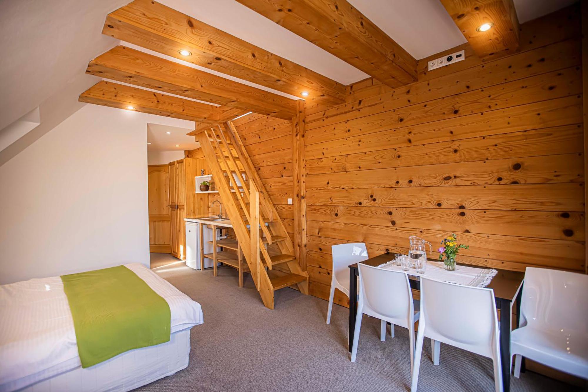 Holiday Home Holiday Raj Bešeňová Екстериор снимка
