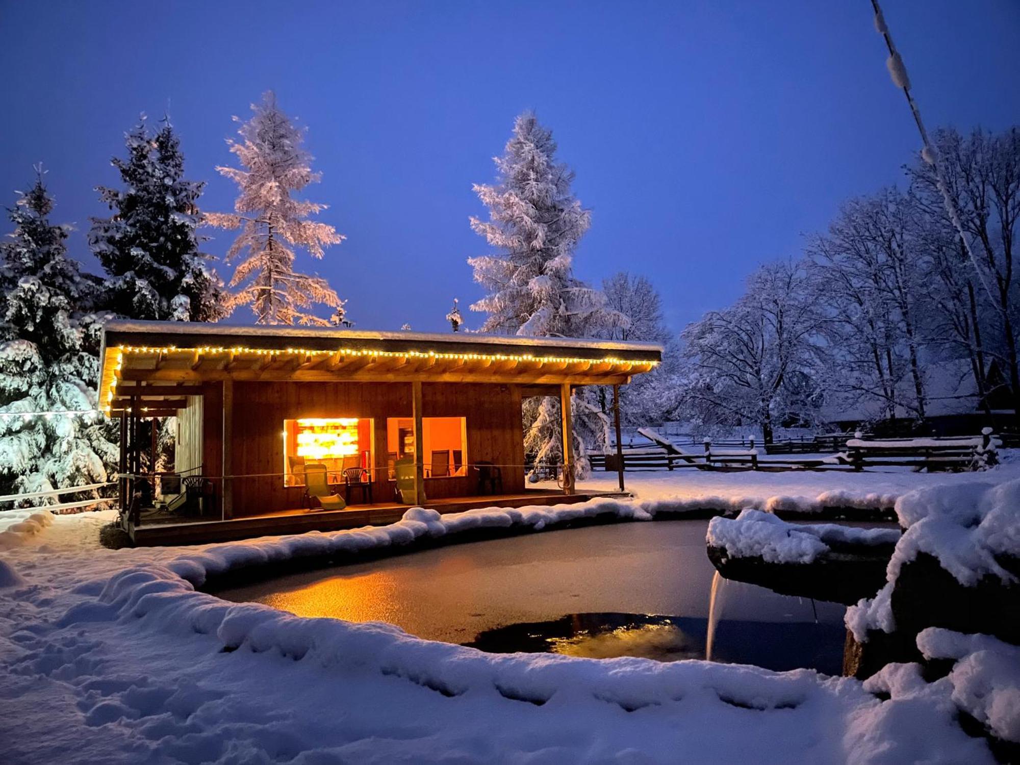 Holiday Home Holiday Raj Bešeňová Екстериор снимка